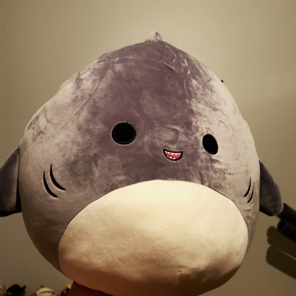 Dark grey gordon squishmallow htf rare exclusive